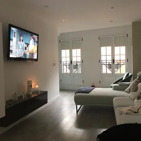 Piso En El Emblematico Barrio Antiguo De * اوفيدو